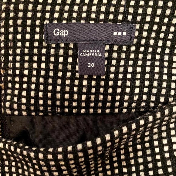 GAP Tweed Print Mini Skirt with Front Pockets - Picture 3 of 3